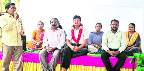 టీచర్లను రిలీవ్‌ చేయాలి
