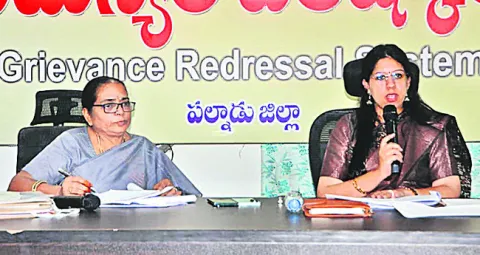 మహిళా, శిశు సంక్షేమశాఖ సక్రమంగా పనిచేయాలి 