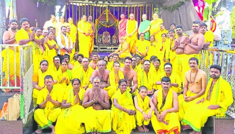 సత్యదీక్షలు ప్రారంభం