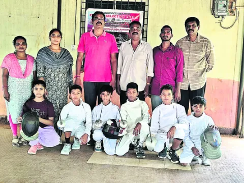 ఫెన్సింగ్‌ పోటీలకు జిల్లా జట్లు సిద్ధం