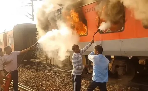 Fire Breaks Out in Amritsar–Saharsa Garib Rath Express