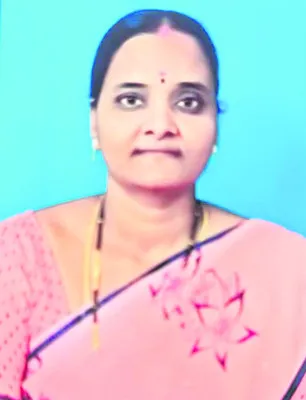 వాహనాల కొరతతో  ఇబ్బందులు 
