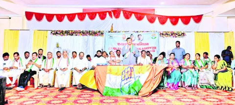 విధేయత, కష్టపడే వారికే ప్రాధాన్యం