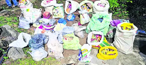 భారీగా మందుగుండు నిల్వలు సీజ్‌ 
