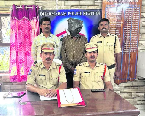 ఆ దొంగ టార్గెట్ వృద్ధులే!