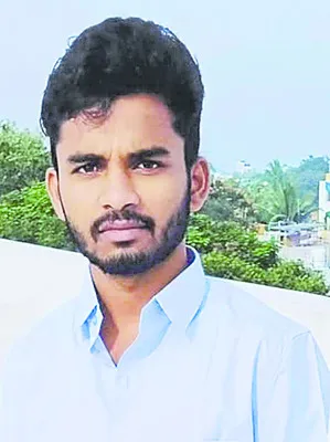 విధులు ముగించుకొని వెళ్తుండగా.. 
