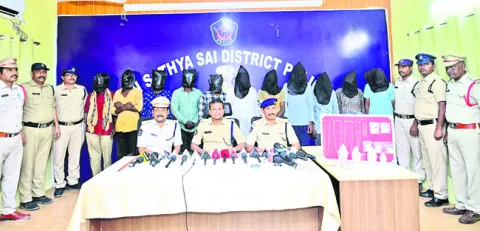 దొంగలను చేసిన జల్సాలు