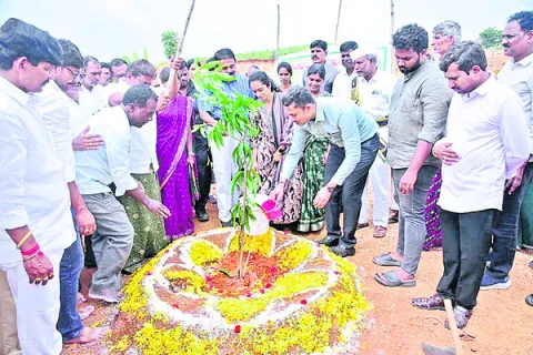 స్వచ్ఛాంధ్రలో జిల్లాను ప్రథమ స్థానంలో నిలుపుదాం