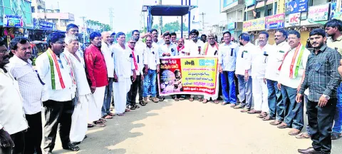 ‘సాక్షి’పై కుట్రలు సరికాదు