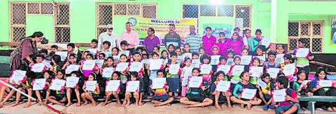 ఉత్సాహంగా జిమ్నాస్టిక్స్‌ జిల్లా స్థాయి టోర్నీ 