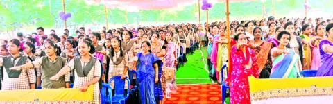 బంగారు భవిష్యత్‌కు చదువే మూలం 