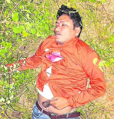 బైక్‌ అదుపుతప్పి వైద్యుడు..
