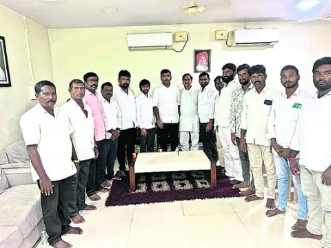 అమర్‌ను కలిసిన రాజయ్యపేట మత్స్యకారులు 
