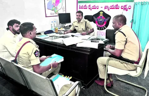 నేరాల కట్టడికి సమన్వయంతో పనిచేయాలి 
