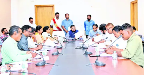 ఎన్నికల నిర్వహణకు సహకరించాలి