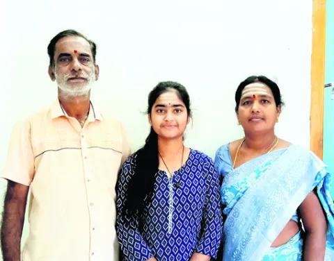 పేదింట్లో చదువుల ‘భాగ్య’ం! 