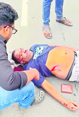 కారు ఢీకొని యువకునికి తీవ్ర గాయాలు 