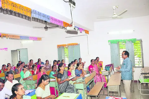 ఎన్నికల నిర్వహణకు ఏర్పాట్లు