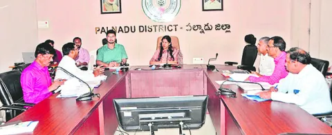 జిల్లాలో భూగర్భజలాలు సంరక్షించాలి 