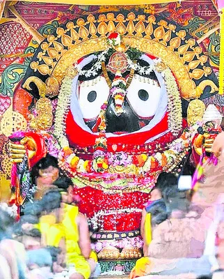 నేడు జగన్నాథుడి  స్వర్ణాలంకార దర్శనం