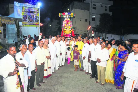 హంస వాహనంపై స్వామి