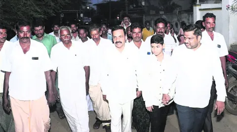 అన్నదాతపై మొసలి కన్నీరు 