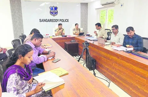 ప్రశాంత వాతావరణంలో ఎన్నికలు 