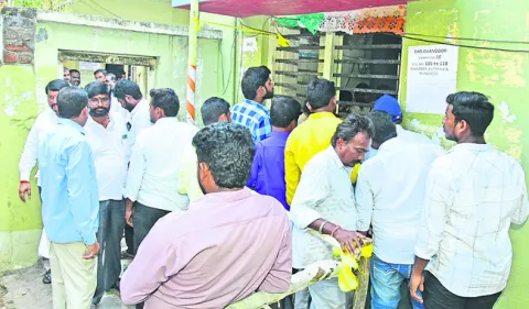 ఆదాయ వేటలో.. ఆబ్కారీ!