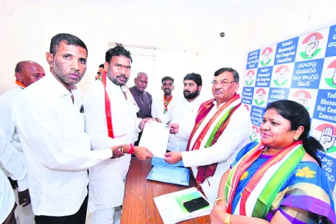 అభిప్రాయాలను స్వేచ్ఛగా తెలియజేయండి