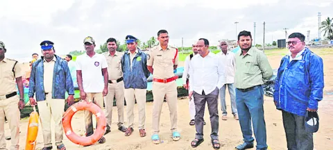 తీరంలో వసతులు కల్పిస్తాం 