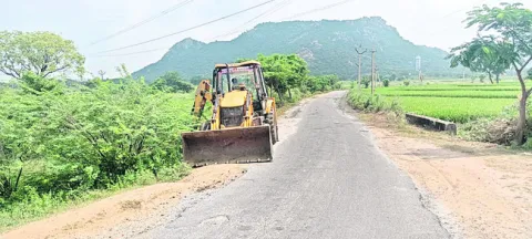 కురుమూర్తి దారులకు మోక్షం! 