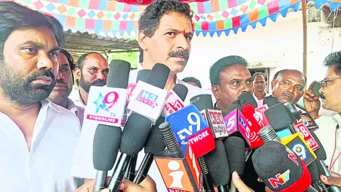 కాపులంతా కళ్లు తెరవాలి 
