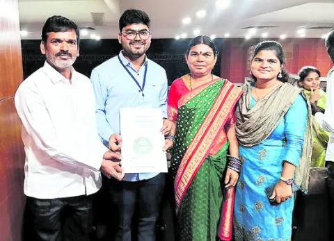 కష్టపడ్డారు.. ఉన్నతికి చేరుకున్నారు 
