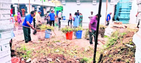 బ్రహ్మనందీశ్వర ఆలయంలో  కోయిల్‌ ఆల్వార్‌ తిరుమంజన సేవ

