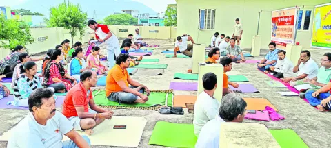 యోగాతో మానసిక ఉల్లాసం 