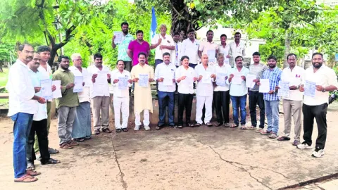 మెడికల్‌ కాలేజీల ప్రైవేటీకరణపై పోరాటం 