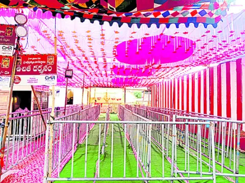 కార్తిక పూజలకు శివాలయం ముస్తాబు 