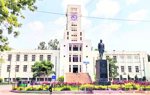 అధ్యాపకుల కొరత 
