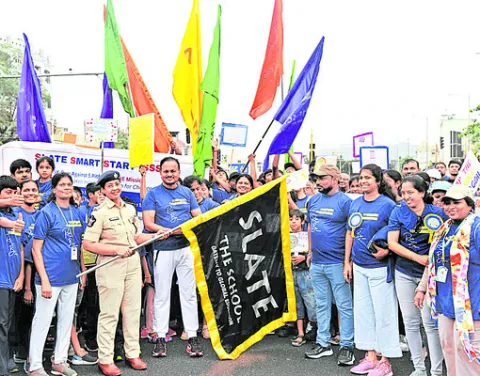 బెట్టింగ్‌, మొబైల్‌ వ్యసనాల నుంచి బయటపడాలి 