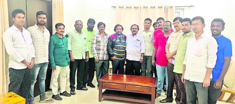 జర్నలిస్టులపై కేసుల నమోదు దారుణం 