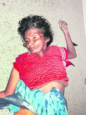 గుర్తు తెలియని వాహనం ఢీ కొని మహిళ మృతి 