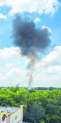 పేలిన విద్యుత్‌ ట్రాన్స్‌ఫార్మర్‌ 
