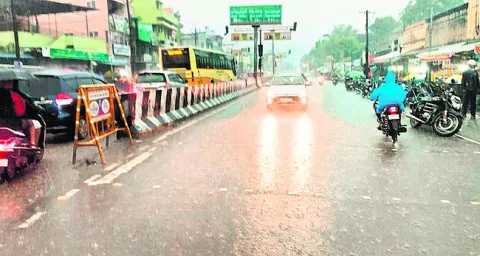 తిరువళ్లూరులో భారీ వర్షం 