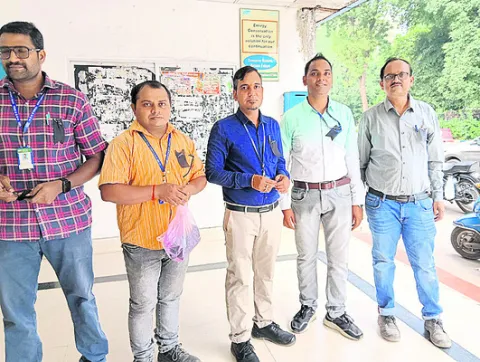 ఎన్టీపీసీ అధికారిపై సస్పెన్షన్‌ ఎత్తివేయాలి