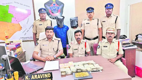 నకిలీ బంగారం అమ్మిన ముఠా గుట్టురట్టు