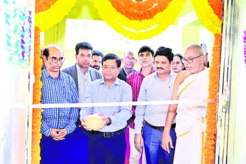 దరఖాస్తుల ఆహ్వానం 
