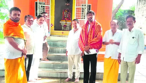 మఠం అభివృద్ధికి కృషి 