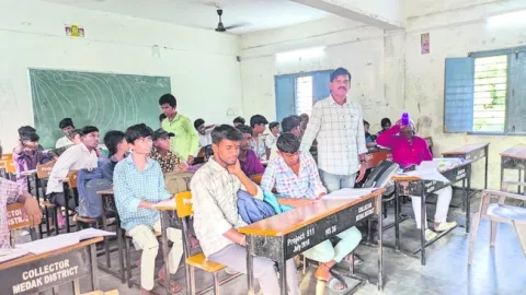 శతశాతం ఉత్తీర్ణత దిశగా..