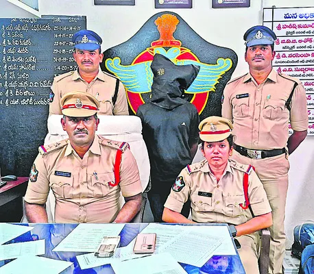 అంతర్‌ జిల్లా దొంగ అరెస్ట్‌