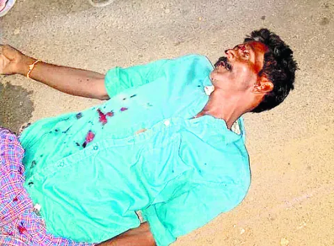 రోడ్డు ప్రమాదంలో   వ్యక్తి దుర్మరణం 